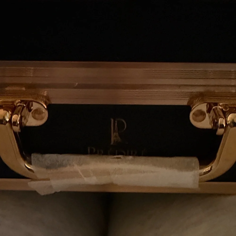 Skin Youth Collection - Black Suitcase with rose gold trim - Picture 3 of 5